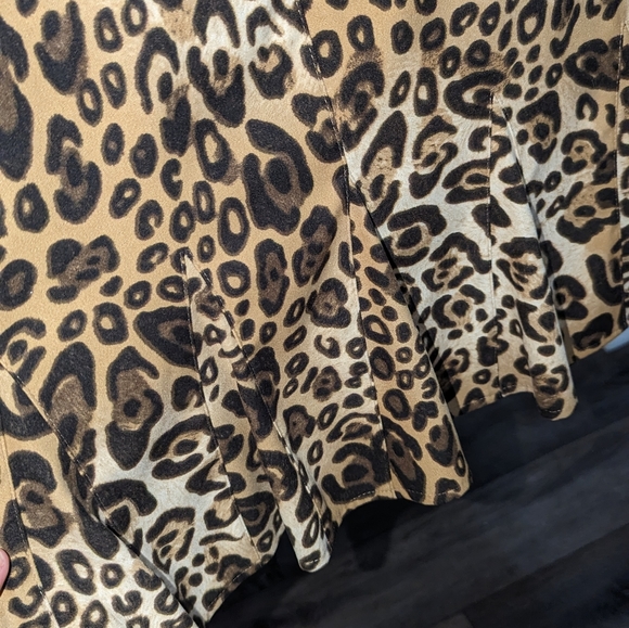 Animal print skirt size 8 - Picture 10 of 16